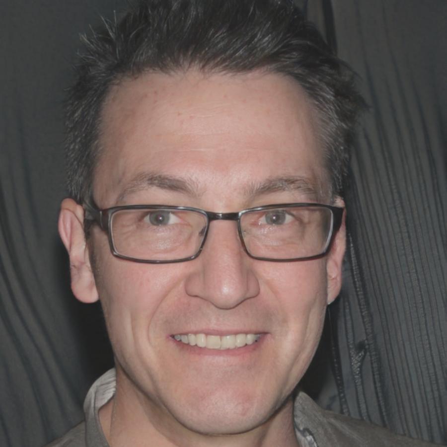 Портрет Марек Ковальчик